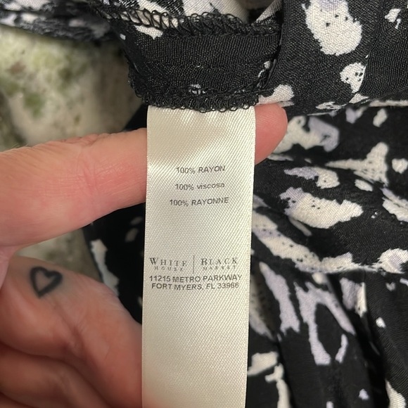 White House Black Market floral pants size small - Picture 5 of 8